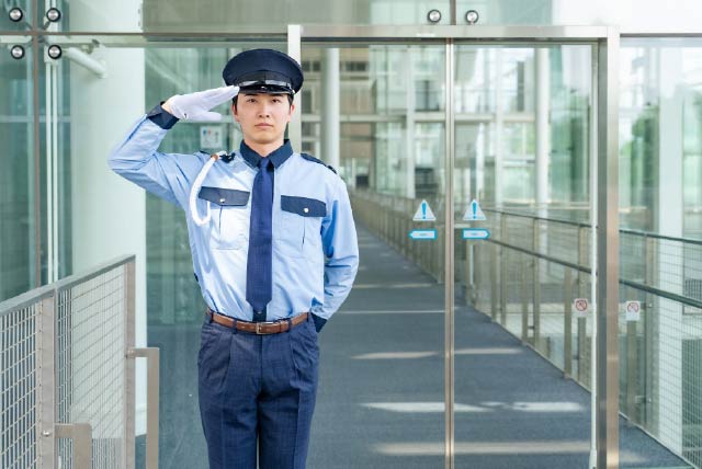 夜勤警備バイトで安定収入｜メリット・デメリットを徹底解説